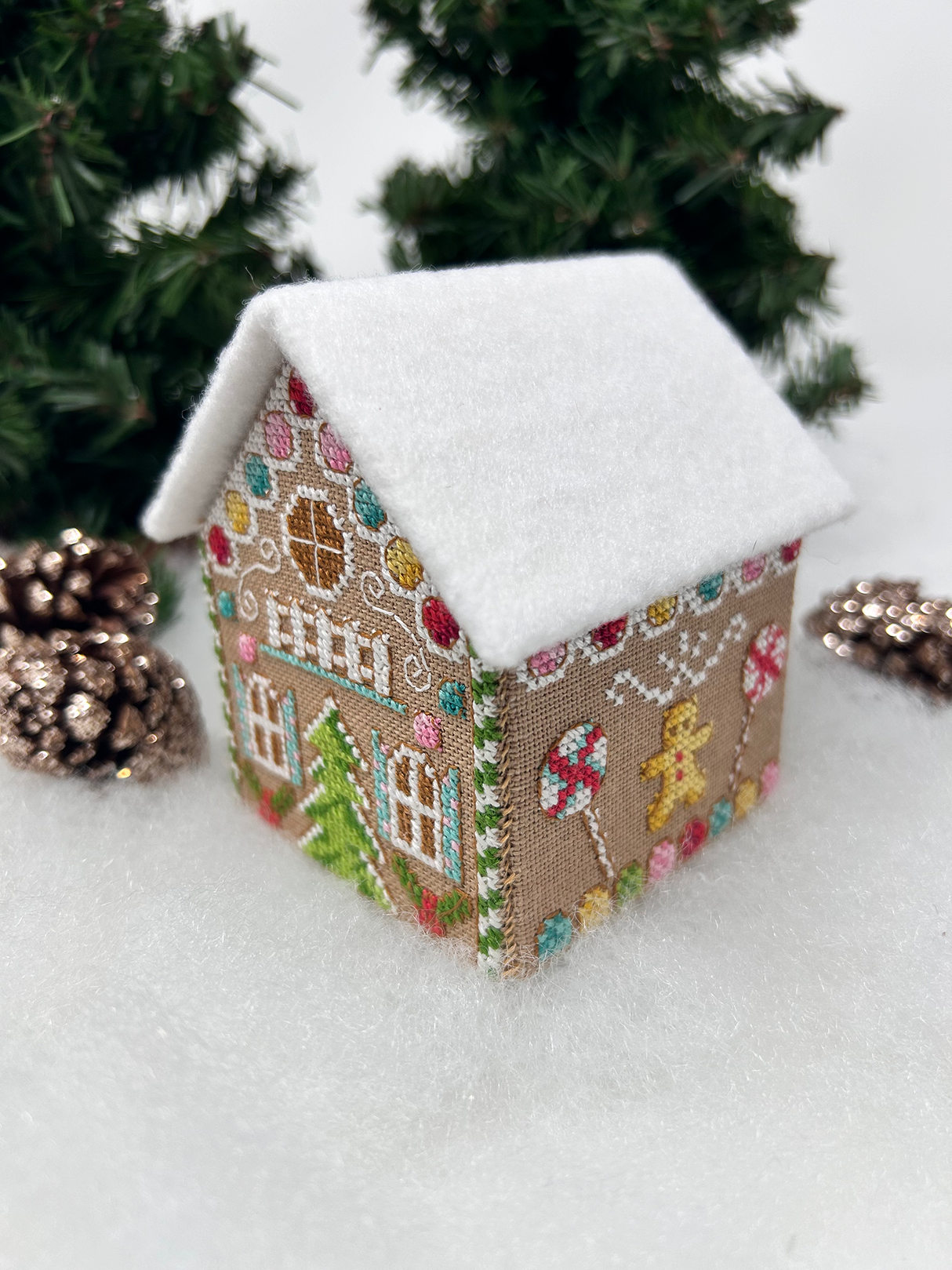 3D Gingerbread House - Modern Cross Stitch PDF
