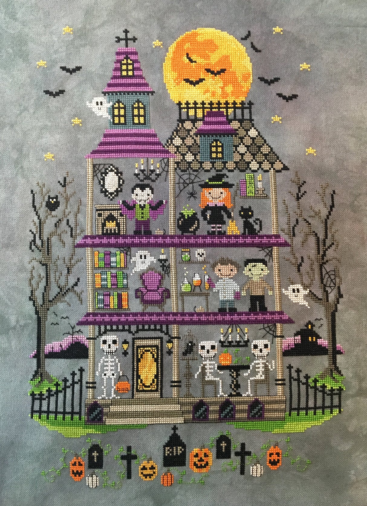 Modern Cross Stitch - The Haunted Mansion - Tiny Modernist 2018 Halloween SAL