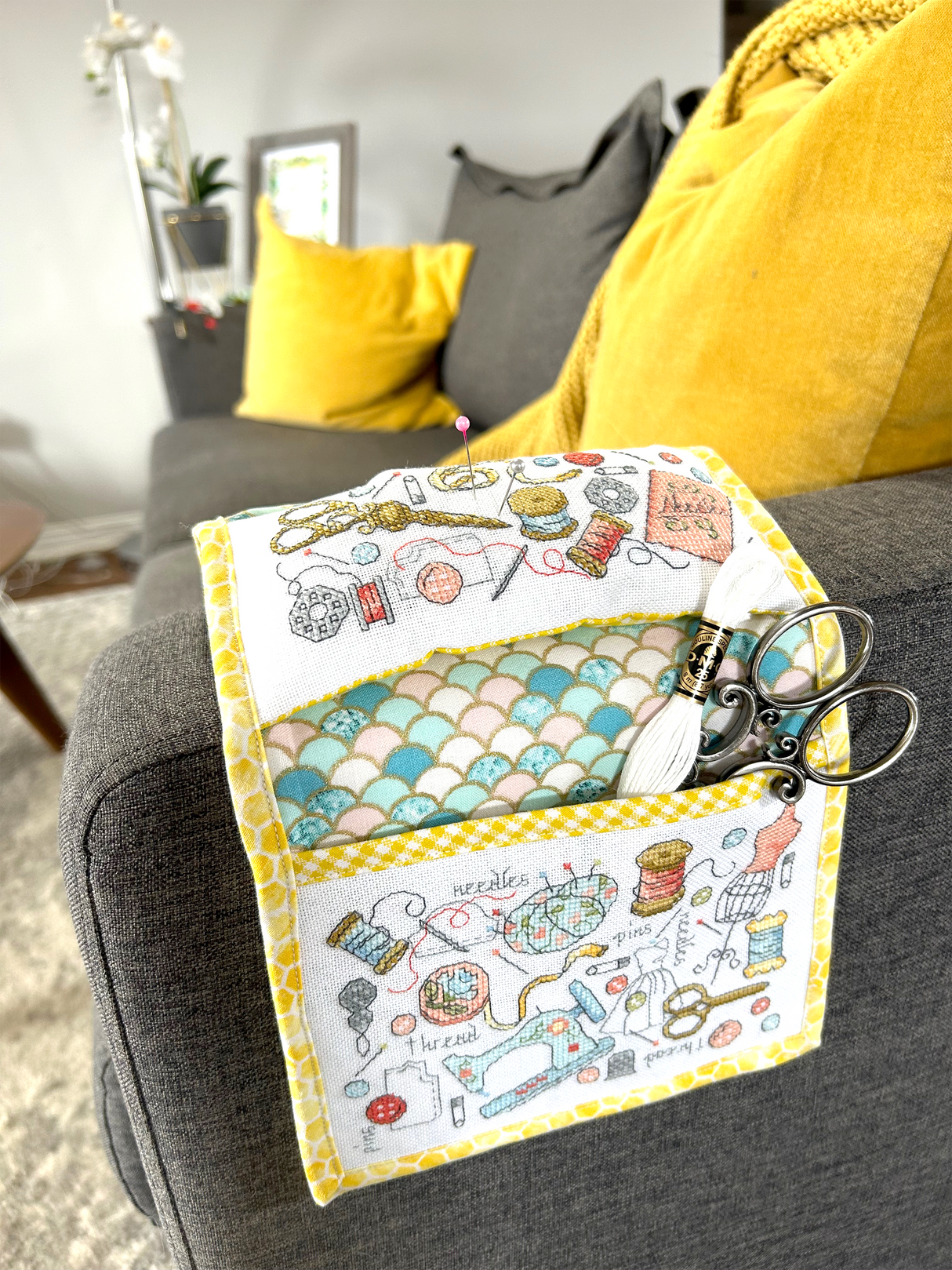 Coussin à épingles pour fauteuil - Modèle de point de croix moderne PDF