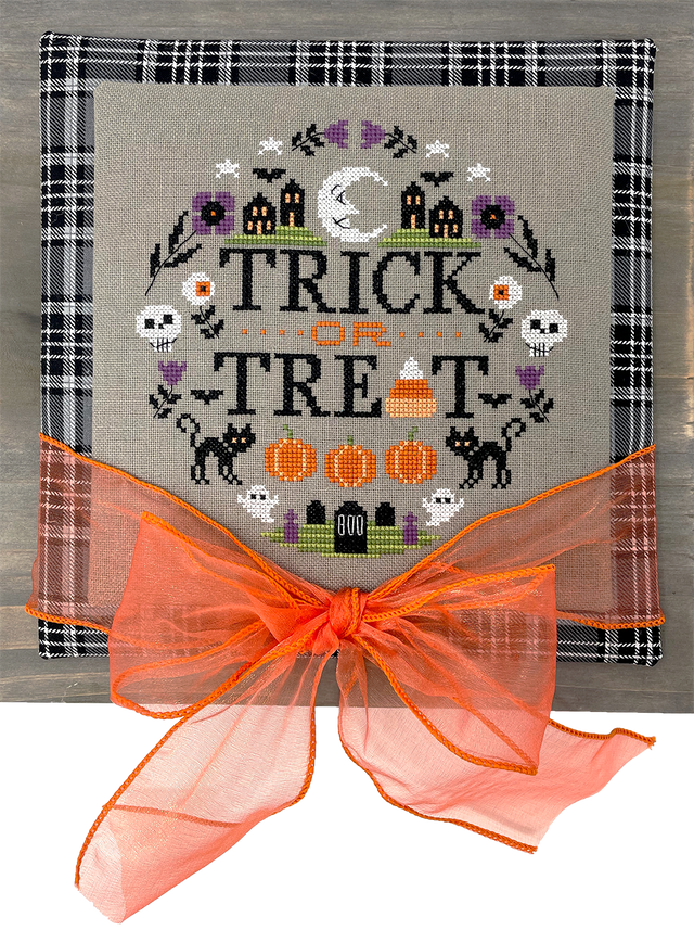 Halloween motifs with words trick or treat