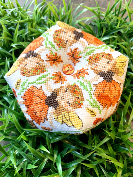 Autumn fairy with leaves