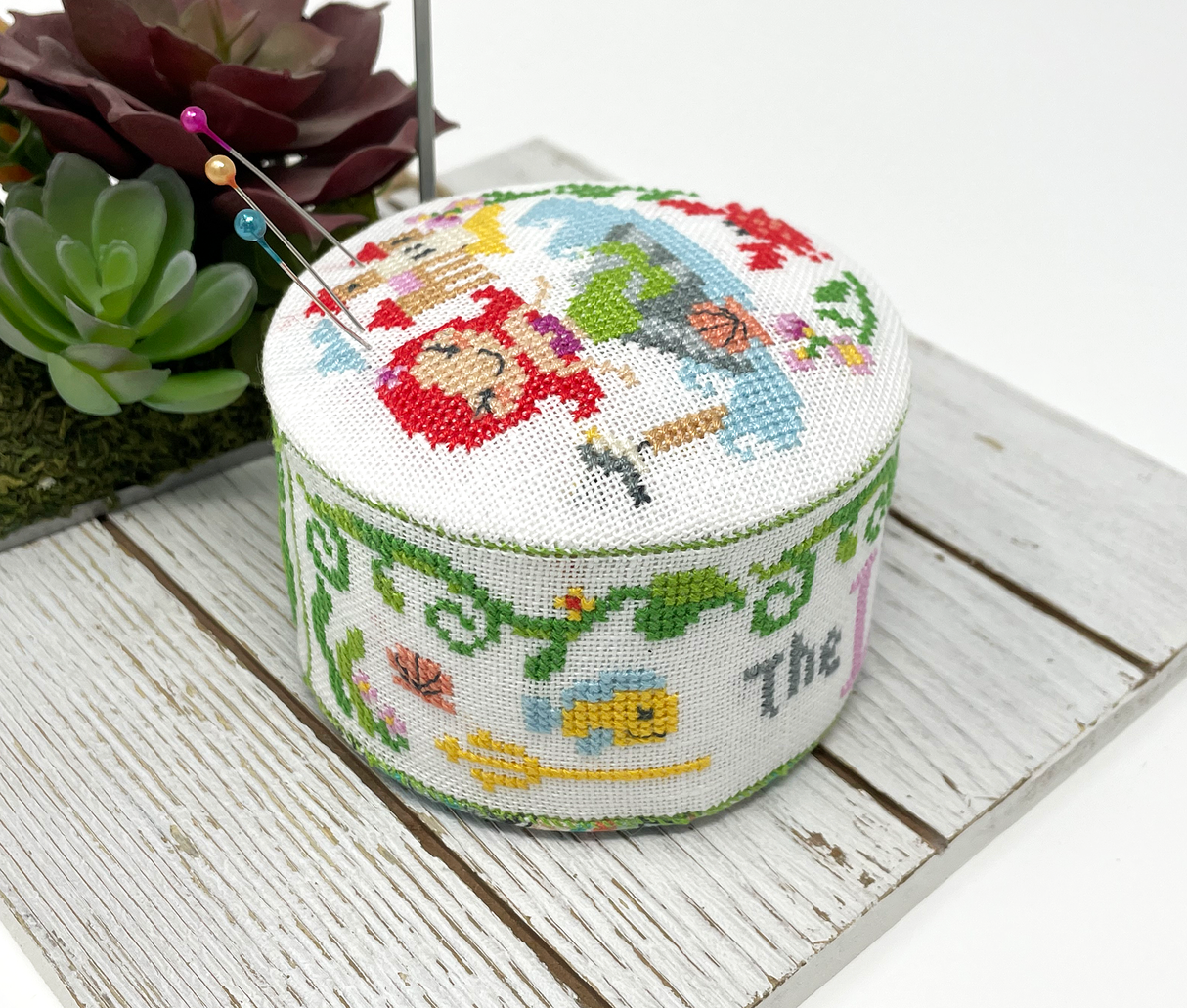 Coussin à épingles La Petite Sirène - Modèle de point de croix de la série Contes de fées